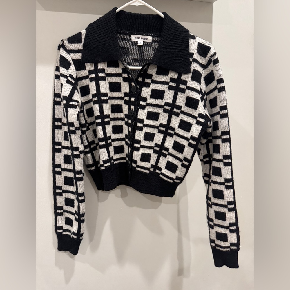 Cropped sweater shirt